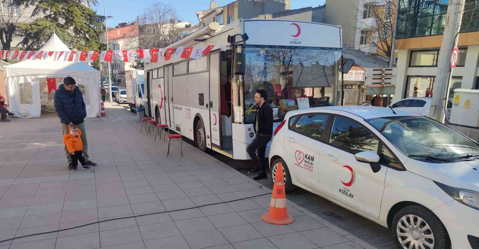 Türk Kızılay Edirne Kızılay Kan Bağış Merkezi ve Kızılay Malkara İlçe Temsilciliği tarafından Malkara ilçesinde düzenlenen “kan bağış ...