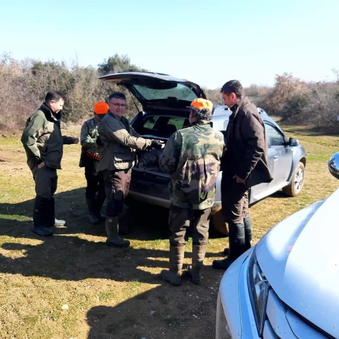 Doğa Koruma ve Milli Parklar 1. Bölge Müdürlüğünce Şubat ayının son haftasında haftasında yapılan av denetimlerinde 16 avcıya idari işlem ...