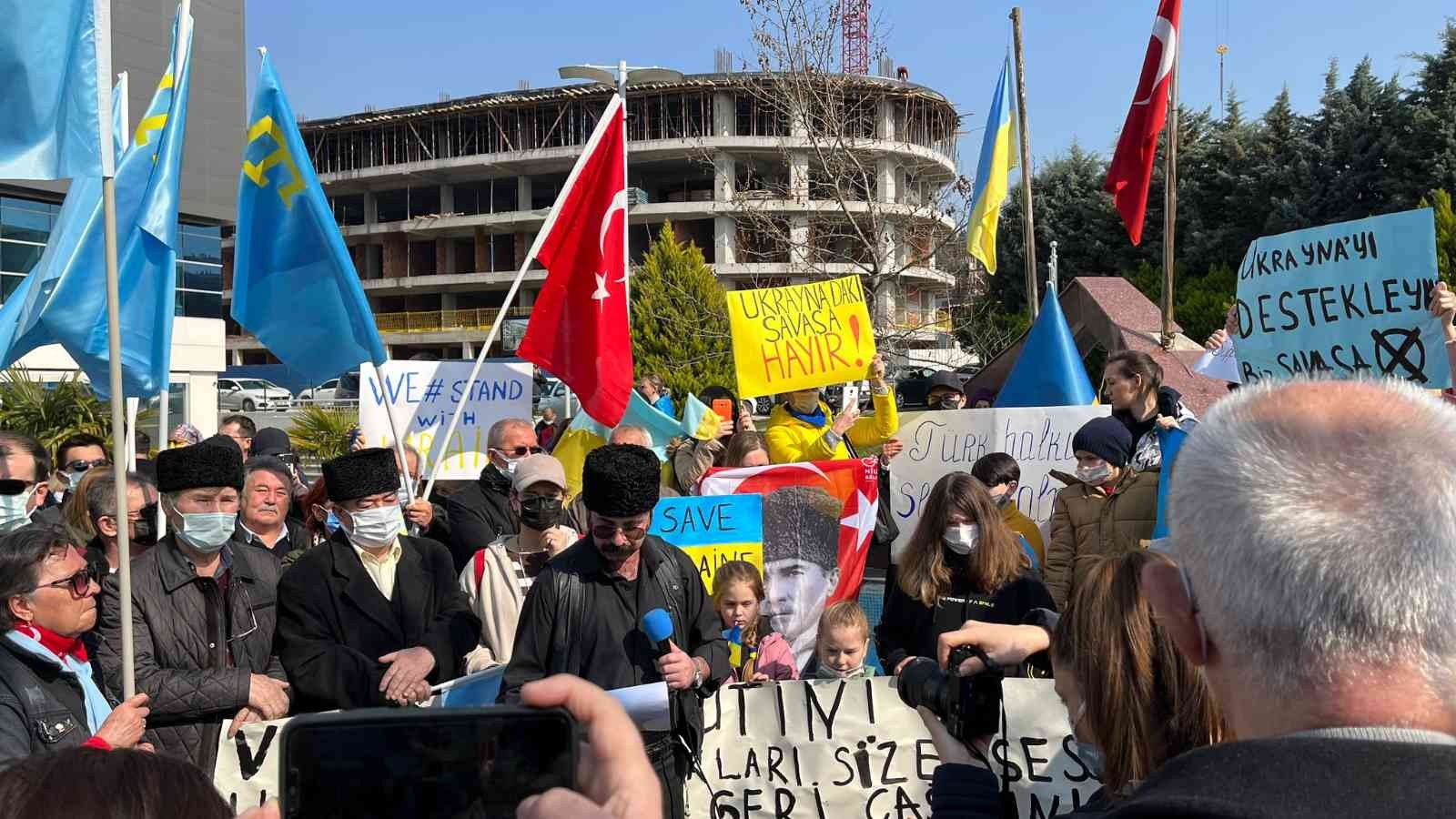 Bursa’da yaşayan Ukraynalı ve Bursalılar Rusya’yı protesto etti. Bursa’nın Nilüfer ilçesi Mikolayiv Barış parkında düzenlenen basın açıklamasına ...