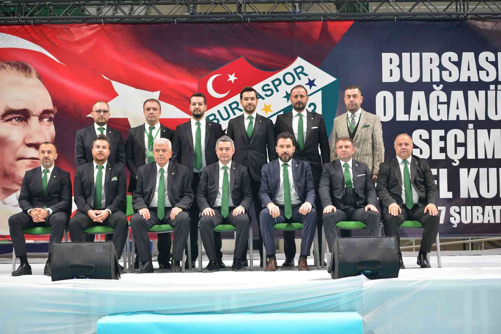 Bursaspor Kulübü Olağanüstü Genel Kurulu gerçekleşti. Seçime tek aday olarak giren Ömer Furkan Banaz, yeşil-beyazlı kulübün 30. başkanı oldu ...