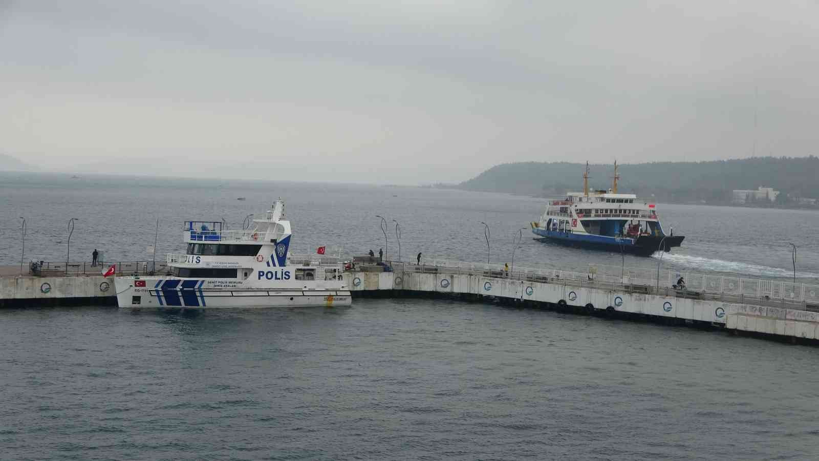 Çanakkale’de, Bozcaada’ya yarın yapılması planlanan bazı feribot seferleri olumsuz hava şartları nedeniyle iptal edildi. Çanakkale Boğazı ve ...