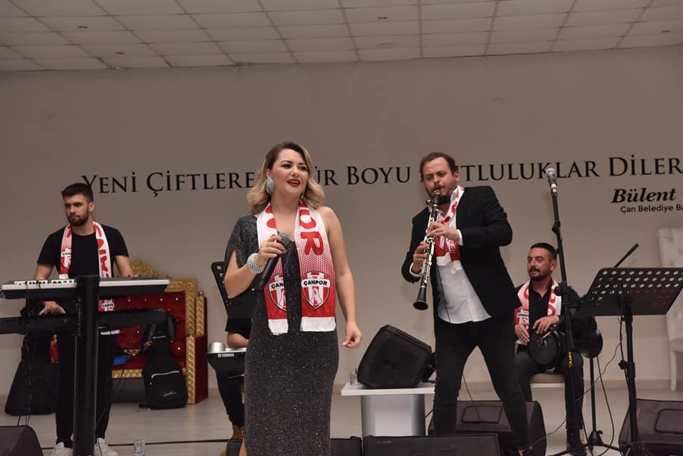 Çanakkale’nin Çan ilçesinde Çanspor’a destek ve dayanışma gecesi düzenlendi. Çan belediyesi düğün salonunda düzenlenen dayanışma ve destek ...