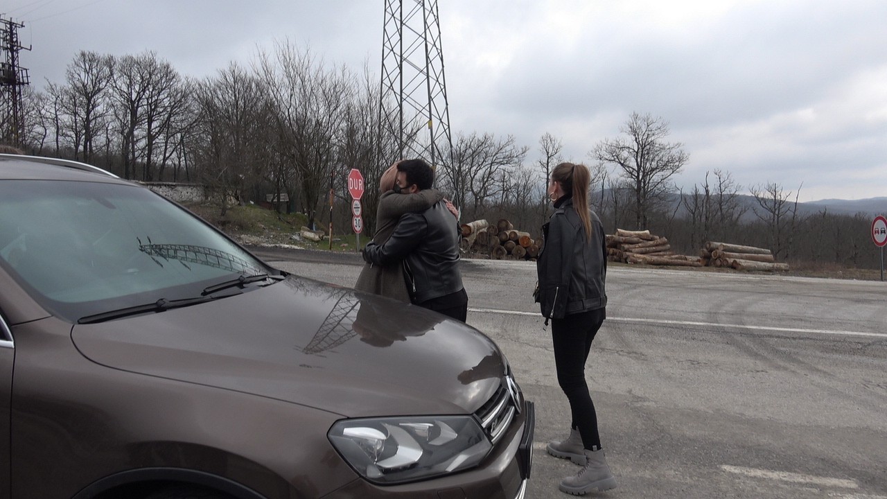 Rusya’nın saldırısı sonrası Ukraynalılar ve Türk vatandaşları Türkiye’ye gelmeye devam ediyor. Rusya’nın saldırısı üzerine kendi araçları ile ...