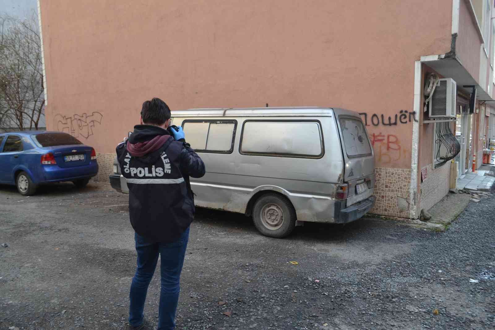 Tekirdağ’ın Çorlu ilçesinde 5 gün içinde 3. kez aynı minibüsten hırsızlık yapan bir şahsın, mutfak tüplerini çalması pes dedirtti. Hırsızlık ...