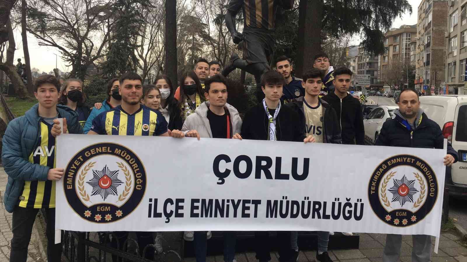 Çorlu Kaymakamlığı Çorlu İlçe Emniyet Müdürlüğü Toplum Destekli Polislik Büro Amirliği organizasyonu ile Çorlu’da ikamet eden 25 çocuk Fenerbahçe ...