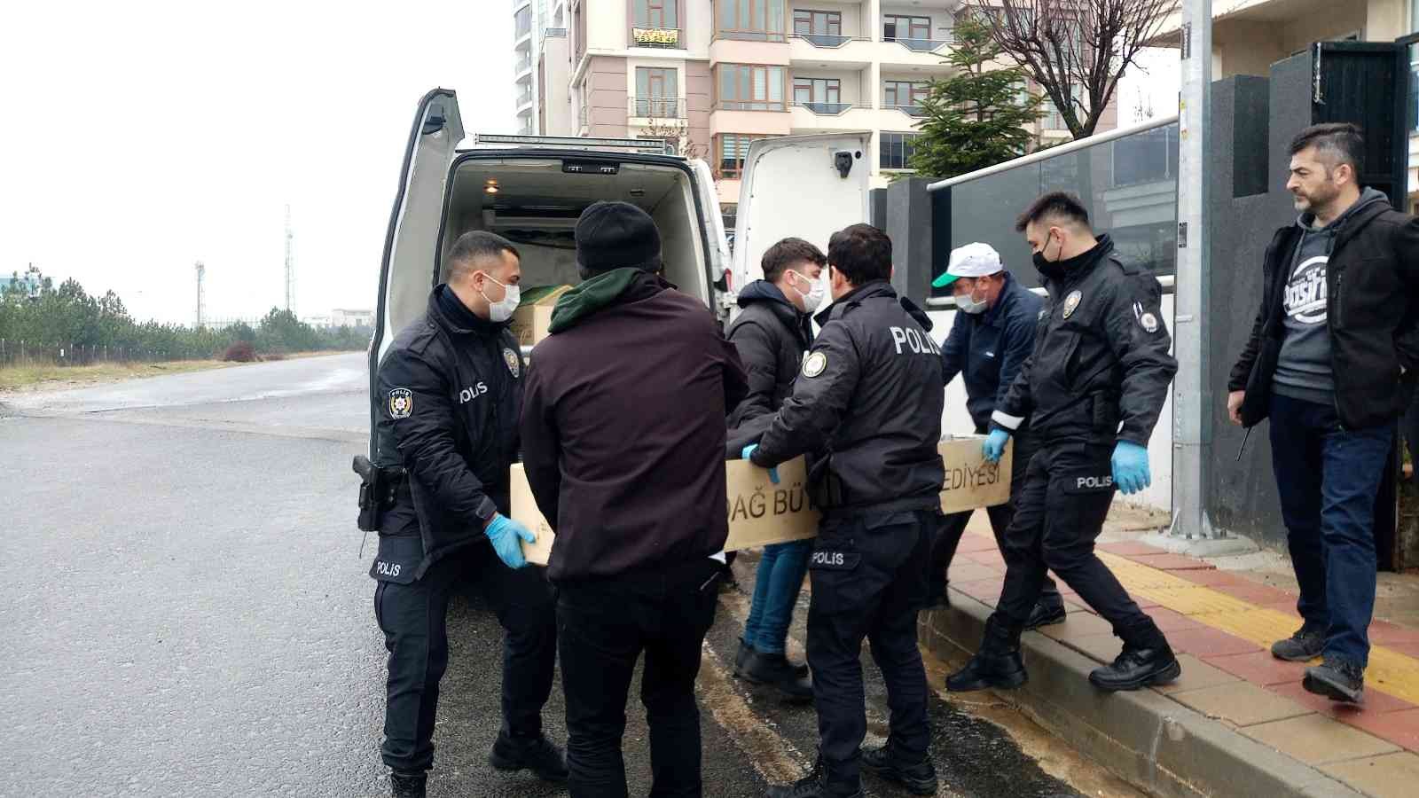 Tekirdağ Çorlu’da bir gündür haber alınamayan emekli çiftçi, tek başına yaşadığı evinde ölü bulundu. Çorlu ilçesi Esentepe Mahallesi Uygarlık ...