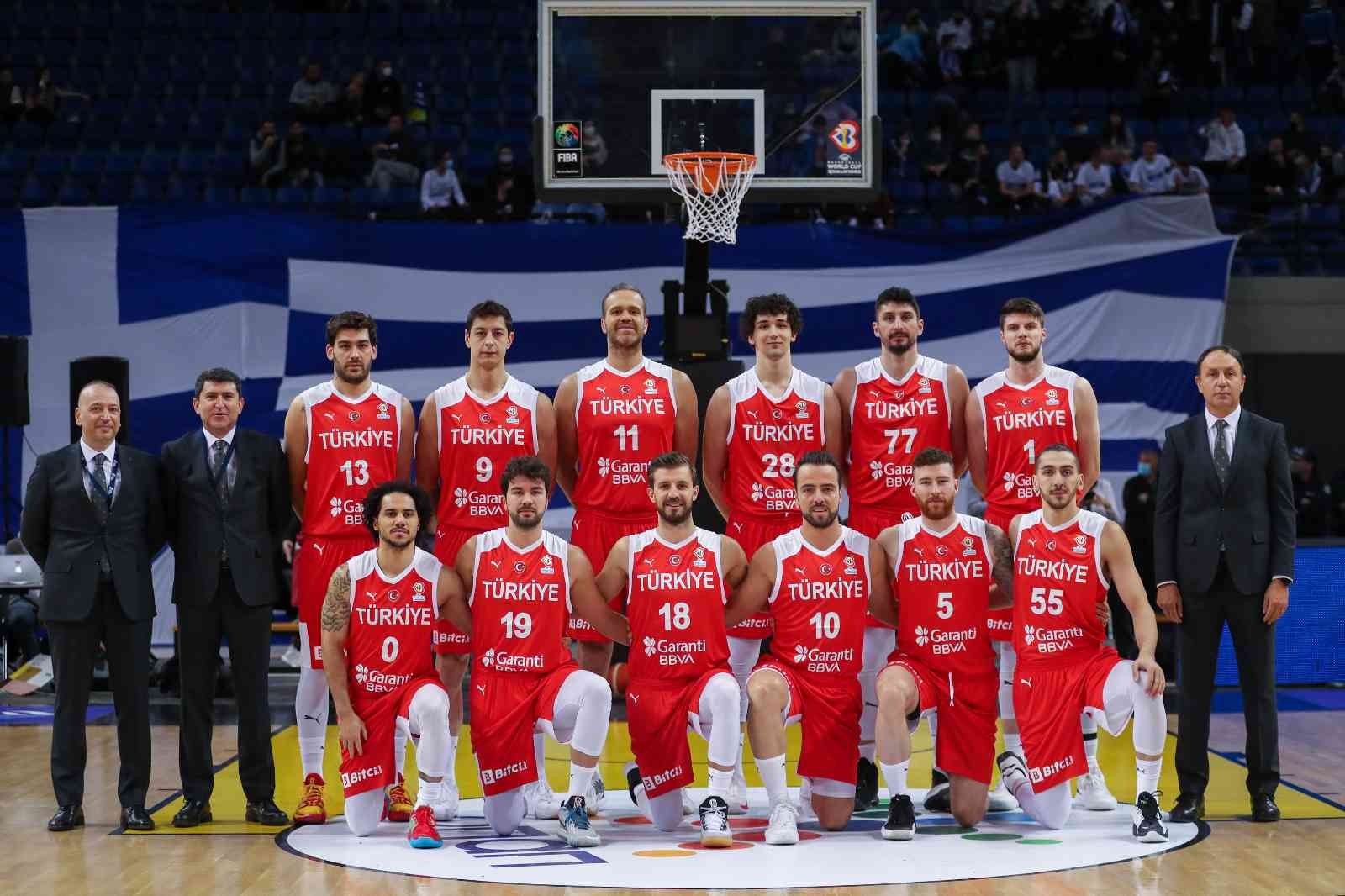 FIBA 2023 Dünya Kupası Elemeleri B Grubu üçüncü maçında A Erkek Basketbol Mili Takımı deplasmanda Yunanistan’a 72-71’lik skorla kaybetti. FIBA ...