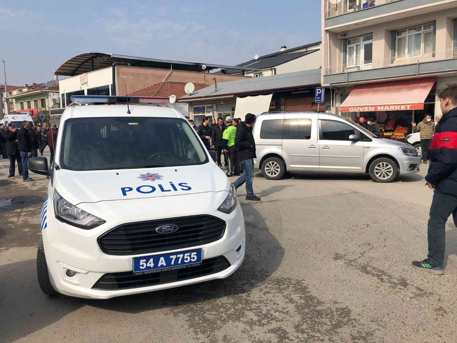 Sakarya’nın Akyazı ilçesinde hafif ticari aracın çarpması neticesinde yaralanan 79 yaşındaki şahıs, kaldırıldığı hastanede hayatını kaybetti ...