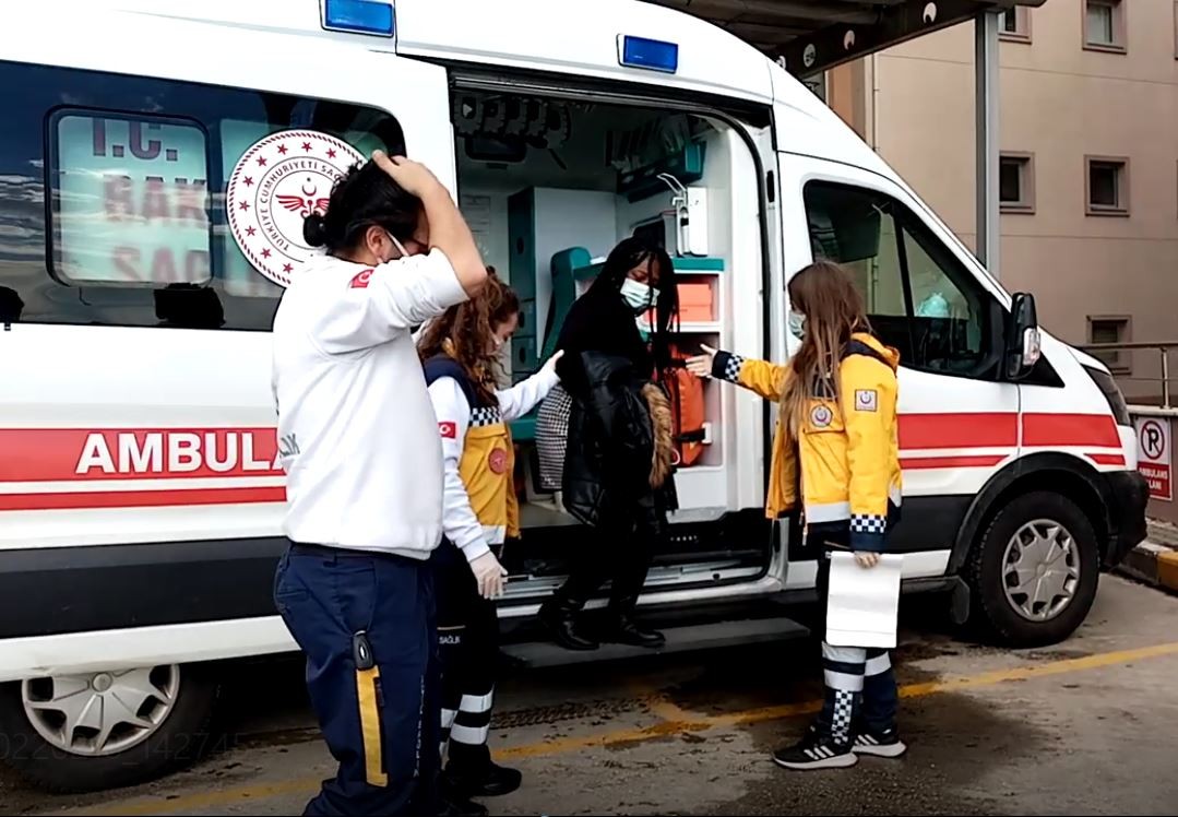 Tekirdağ Çorlu’da yabancı uyruklu şahıs, hamile eşini döverek, hastanelik etti. Olay, Esentepe Mahallesi Emlak Konutlarında meydana geldi ...