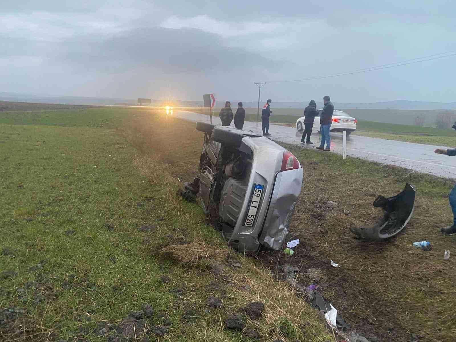 Tekirdağ Hayrabolu yolu üzerinde otomobilin takla atması sonucu bir kişi yaralandı. Yaralı sürücü hastaneye kaldırıldı. Kaza, Malkara-Hayrabolu ...