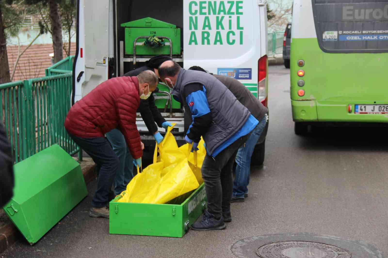 Kocaeli’nin İzmit ilçesinde iki gündür kendisinden haber alınamayan 66 yaşındaki kişi evinde ölü bulundu. Olay, İzmit ilçesine bağlı Cedit ...