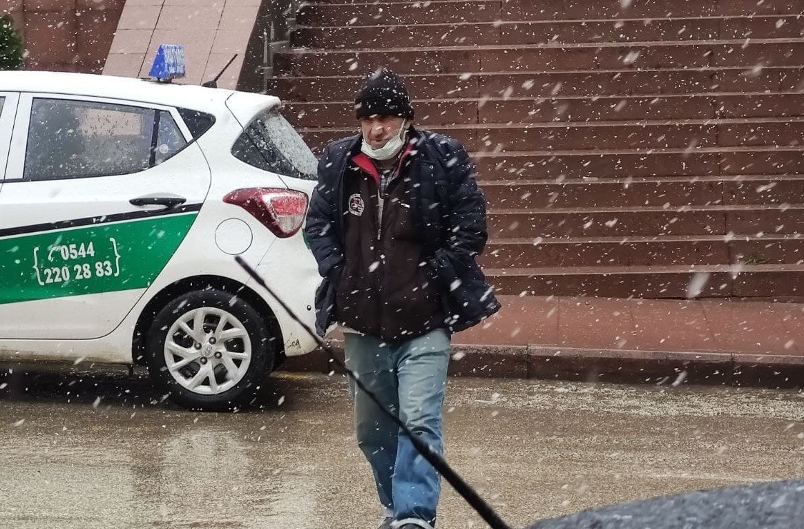 Tekirdağ’ın Malkara ilçesinde etkisini gösteren kar yağışı, İstanbul’a doğru ilerliyor. Balkanlardan yurda giriş yapan kar yağışı, Tekirdağ’ın ...