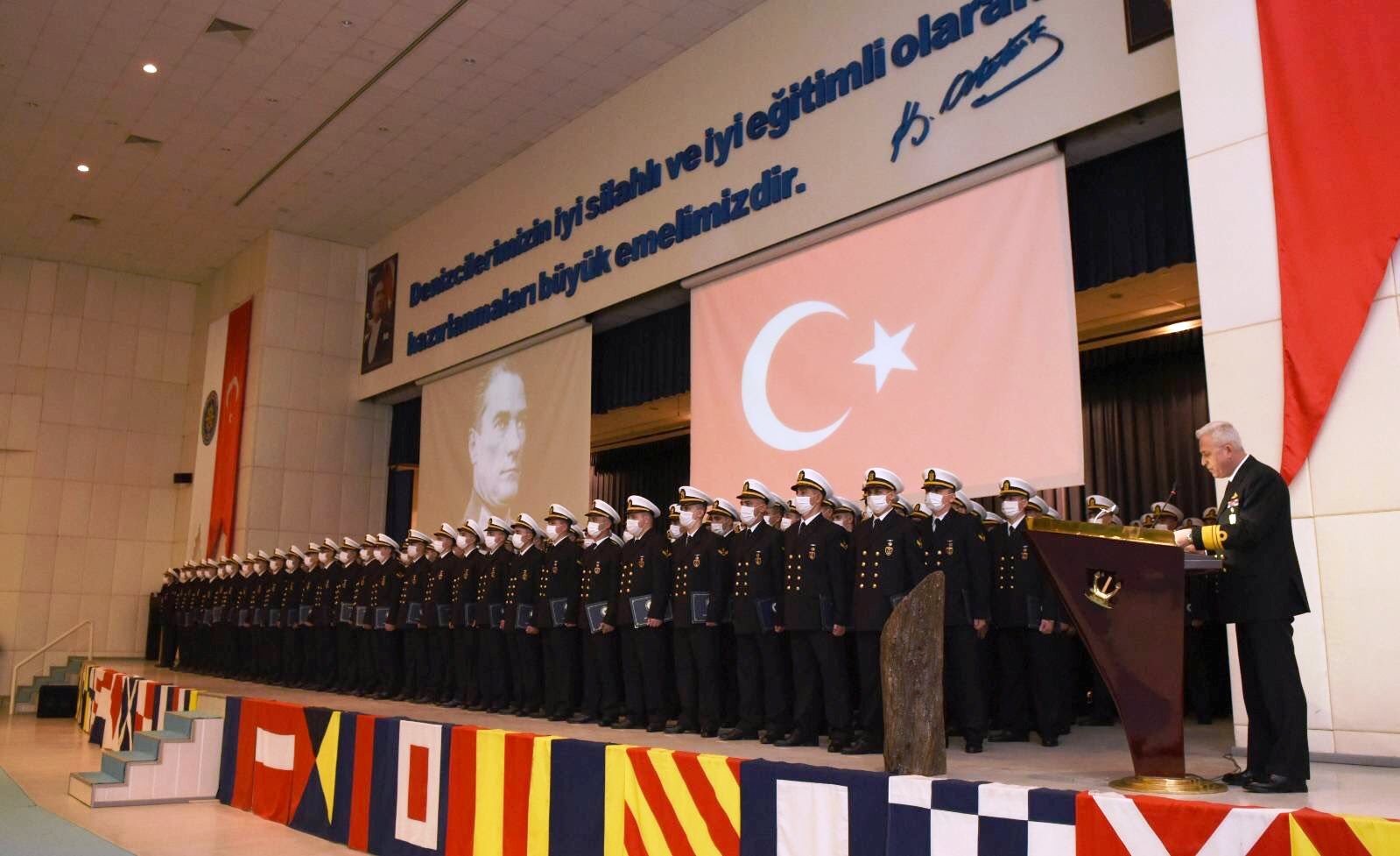 Yalova’nın Altınova ilçesinde bulunan Karamürselbey Eğitim Merkezi Komutanlığı’nda Deniz Kuvvetleri bünyesinde görev yapan astsubay çavuşların ...