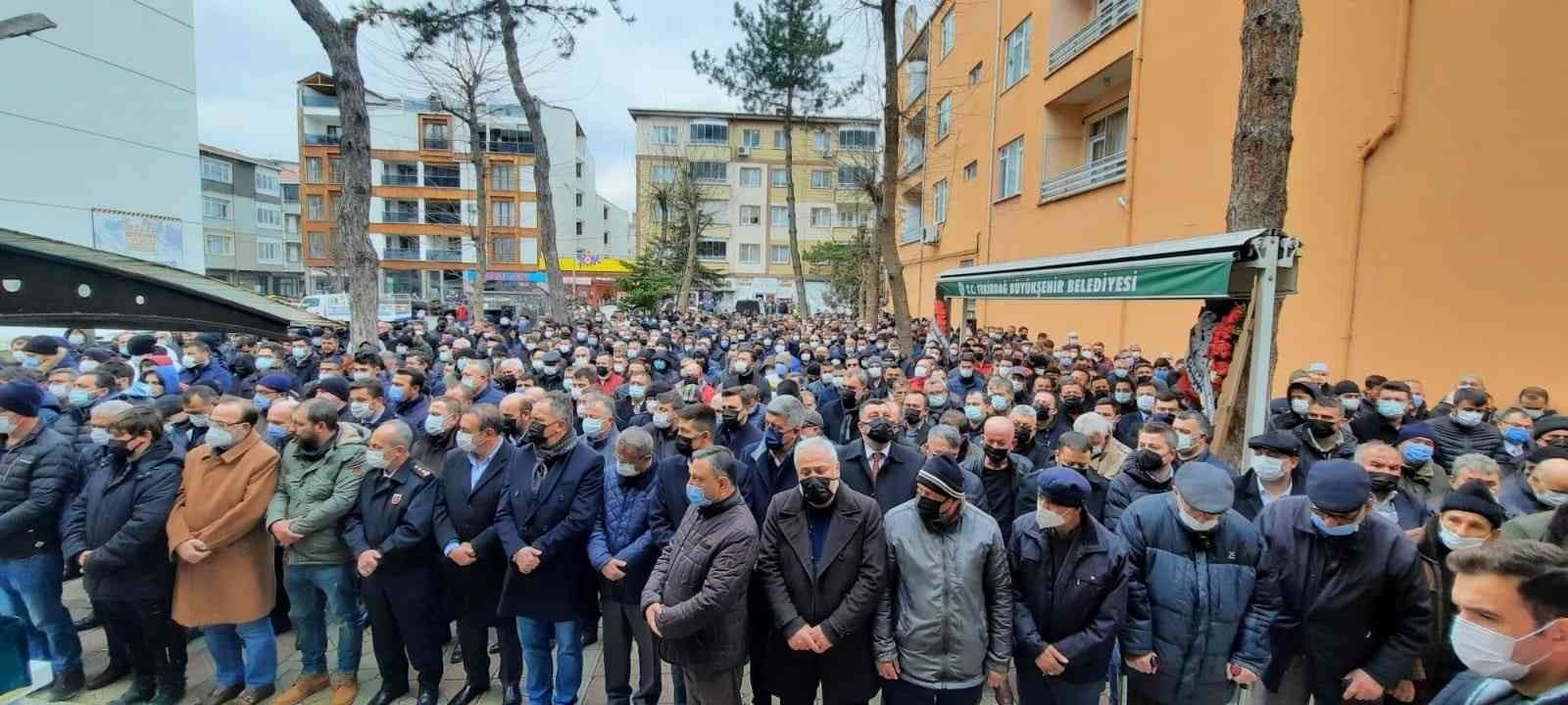 Trafik kazasında vefat eden Meclis Üyesi Ayhan Kaplan, Muratlı ilçesinde gözyaşları arasında toprağa verildi. Geçtiğimiz gün yaşanan talihsiz ...