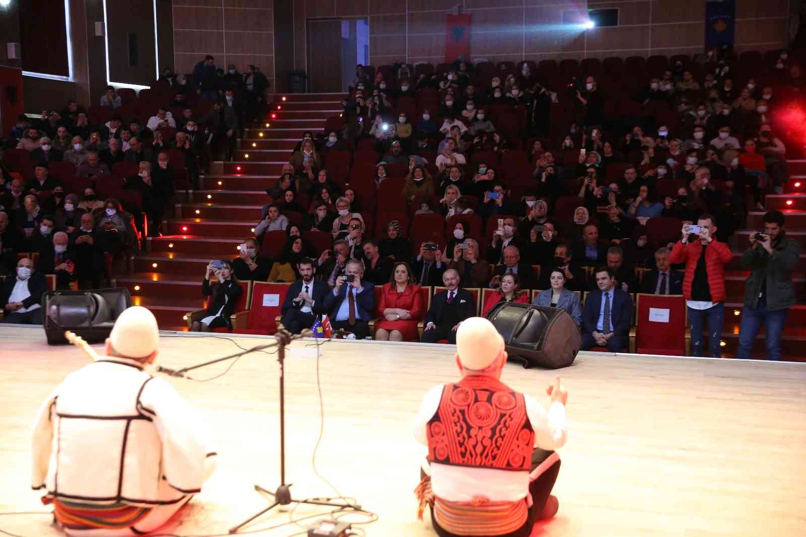 Bayrampaşa Belediyesi, Kosova’nın bağımsızlığının 14. yılını görkemli bir programla kutladı. Programa ev sahipliği yapan Bayrampaşa Belediye ...