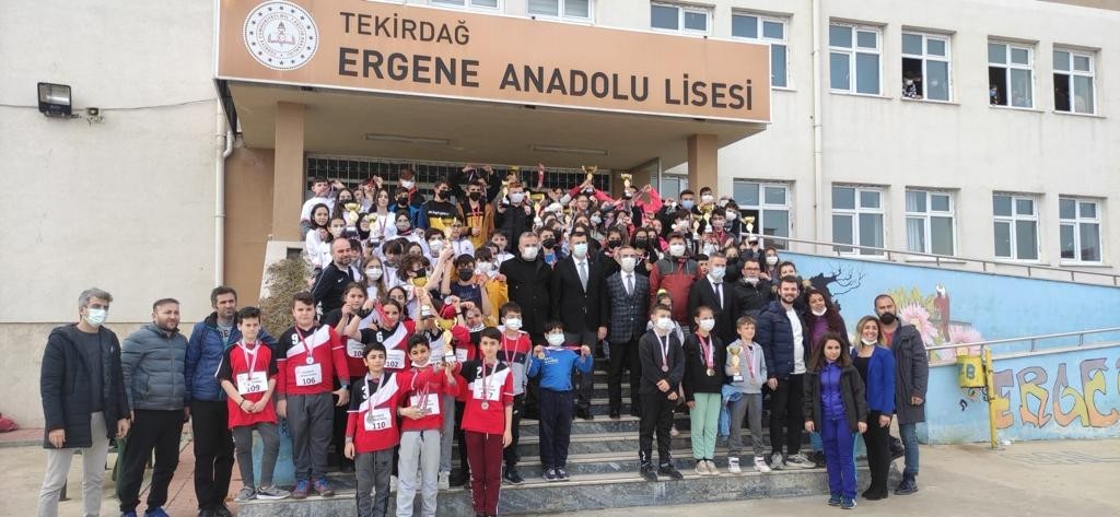 Okul Sporları Küçük ve Yıldızlar kategorisi Oryantiring İl Birinciliği yarışmaları Tekirdağ’ın Ergene ilçesinde tamamlandı. Müsabakalarda ...