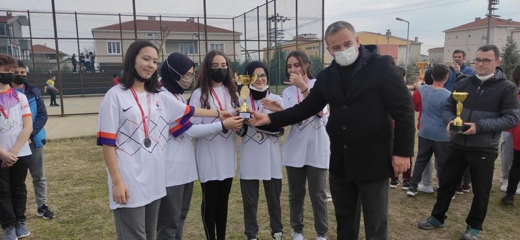 Okul Sporları Küçük ve Yıldızlar kategorisi Oryantiring İl Birinciliği yarışmaları Tekirdağ’ın Ergene ilçesinde tamamlandı. Müsabakalarda ...