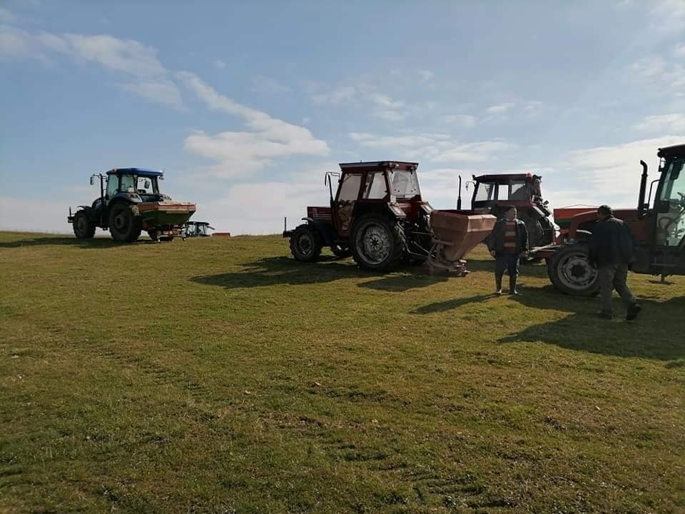 Tekirdağ Tarım ve Orman İl Müdürlüğü tarafından Malkara ilçesine gönderilen gübreler imece usulü ile meralara atıldı. Tekirdağ Tarım ve Orman İl ...