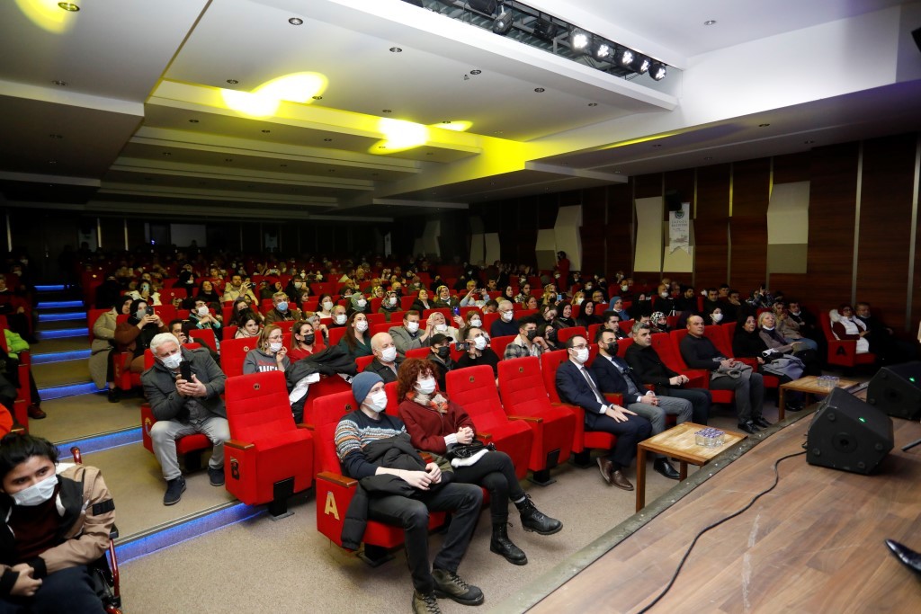 İnegöl Belediyesi, Şubat ayı kültür sanat etkinlikleri kapsamında Türk Halk Müziği Korosu ve Türk Halk Müziğinin başarılı yorumcularından TRT Ses ...