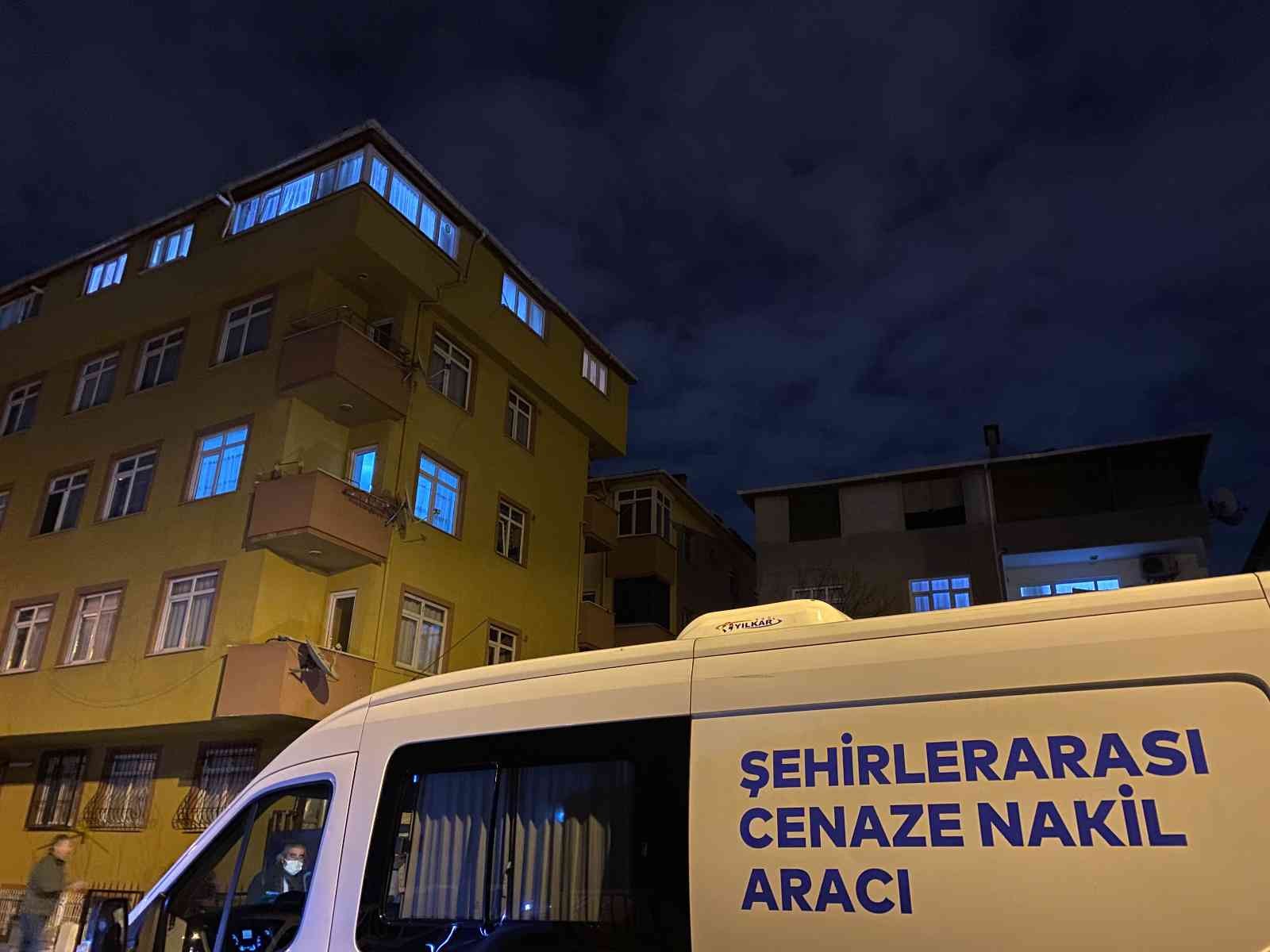 Pendik’te ikamet eden Nihat Erdem isimli denizci, evli olduğu Ukraynalı eşini öldürdükten sonra intihar etti. Olay, akşam saatlerinde Pendik ...