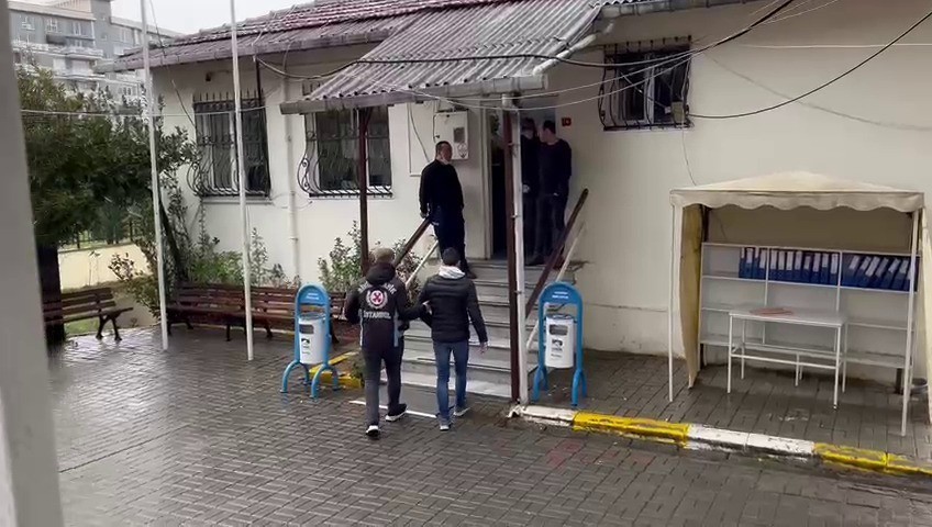 Pendik’te aracıyla makas atıp trafiği tehlikeye düşüren şahıs o anları sosyal medya hesabı üzerinden paylaştı. Sivil Trafik ekipleri sosyal medya ...