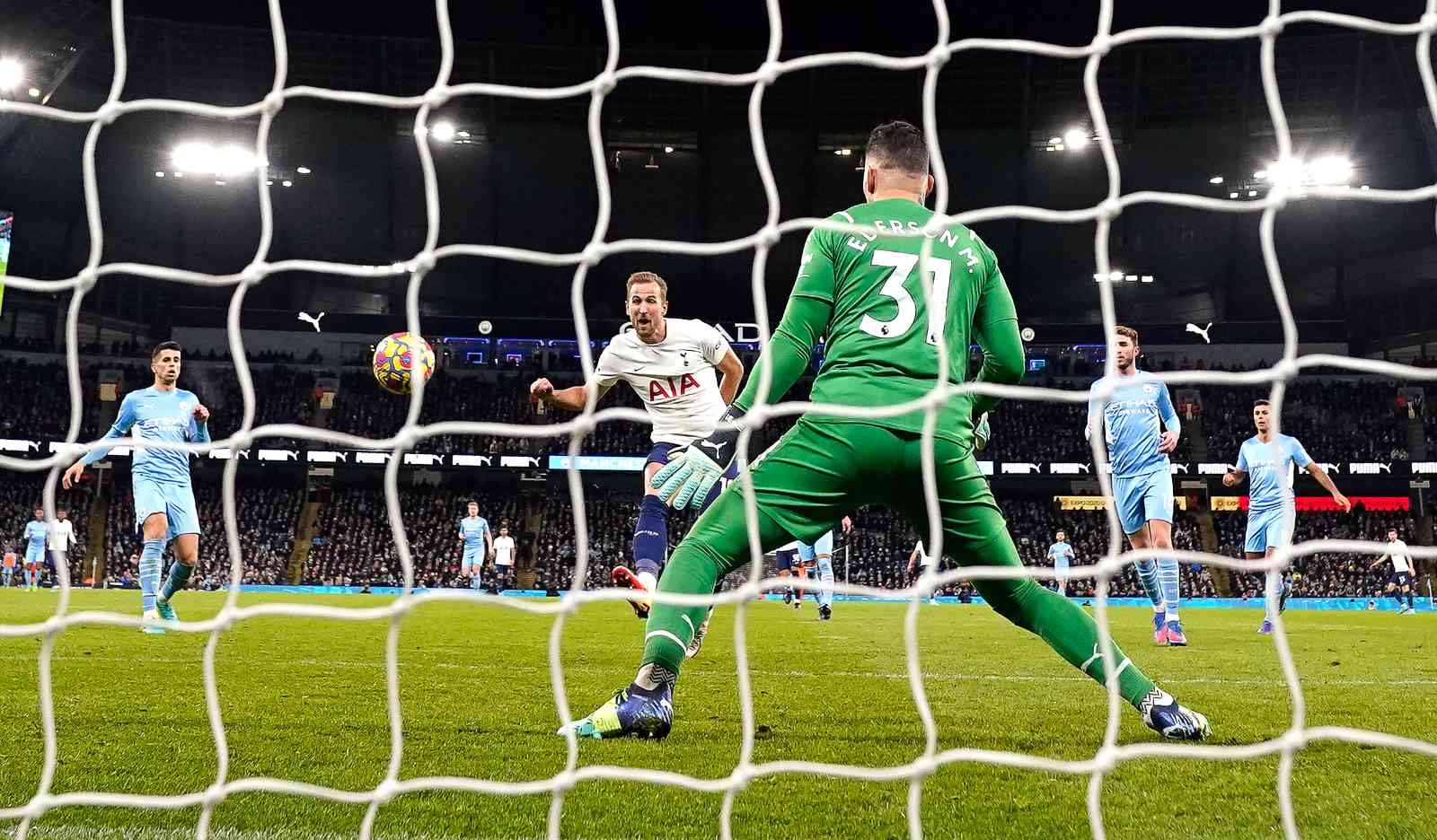 Premier Lig’de 63 puanla lider sırada yer alan Manchester City’nin Lig’de 15 maçlık yenilmezlik serisi, Tottenham karşısında aldığı 3-2’lik ...