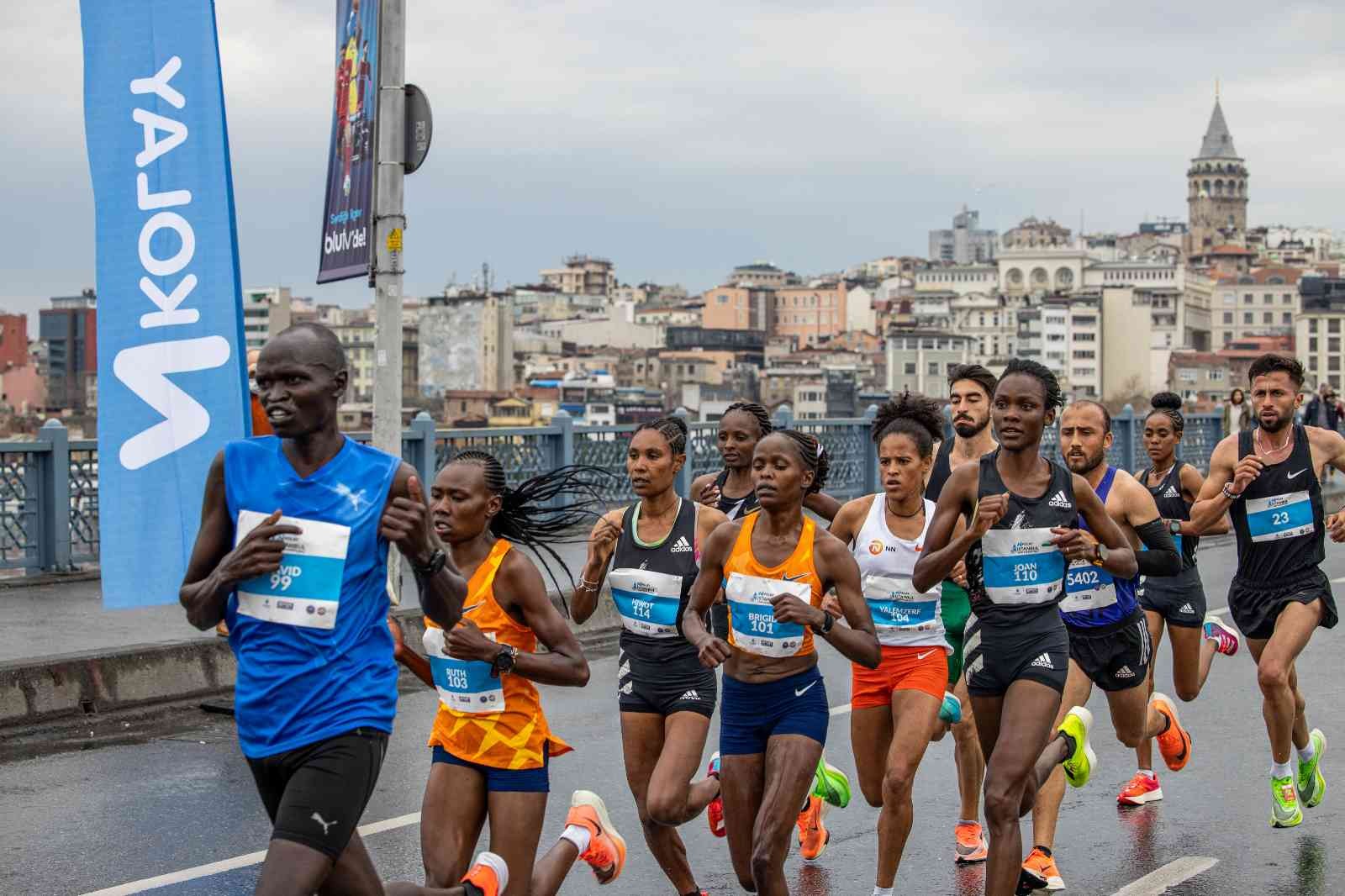 Dünyanın en iyi yarı maratonları arasında yer alan İstanbul Yarı Maratonu, 27 Mart 2022 Pazar günü 17. kez koşulacak. Tarihi Yarımada’da ...