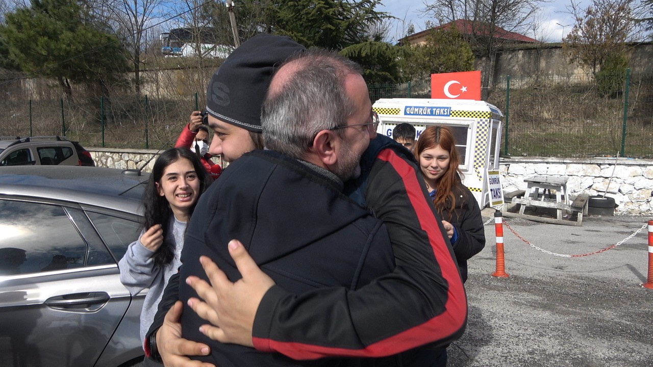 Rusya’nın Ukrayna’ya saldırıları sonrasında ülkede mahsur kalan Türk öğrenciler Kırklareli Dereköy Sınır Kapısı’ndan giriş yaptı. Rusya’nın ...