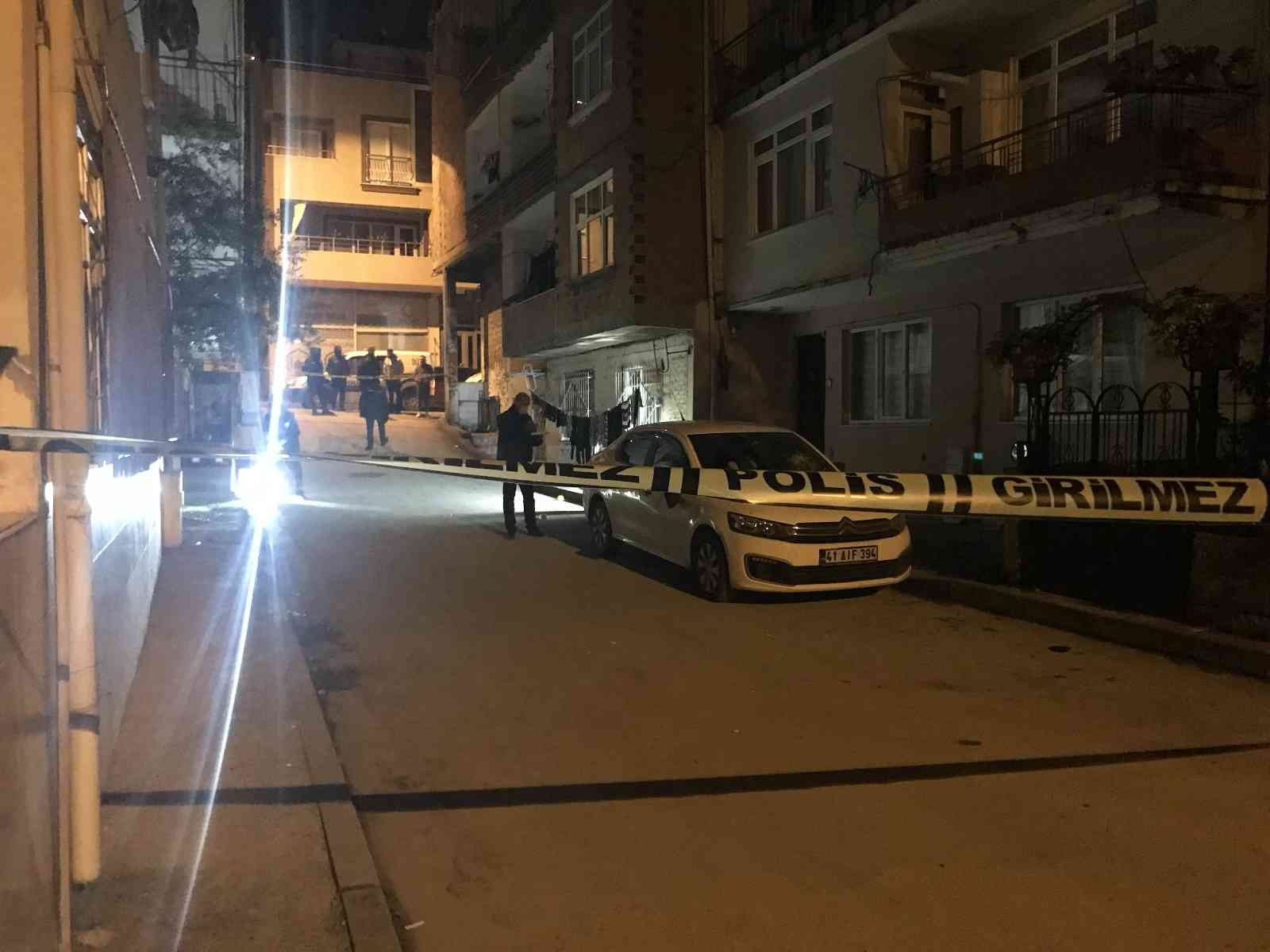 Kocaeli’de bir kişi, sokak ortasında silahla vurularak yaralandı. Olay, İzmit ilçesine bağlı Bekirdere Mahallesi Şevketbey Sokak üzerinde meydana ...