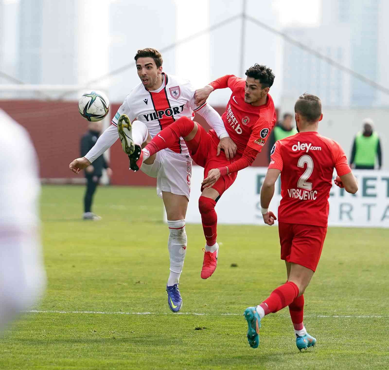 Spor Toto 1. Lig’in 27. haftasında Ümraniyespor, sahasında Samsunspor ile karşılaştı. İstanbul ekibi sahadan 3-1 galip ayrıldı. Maçtan dakikalar ...