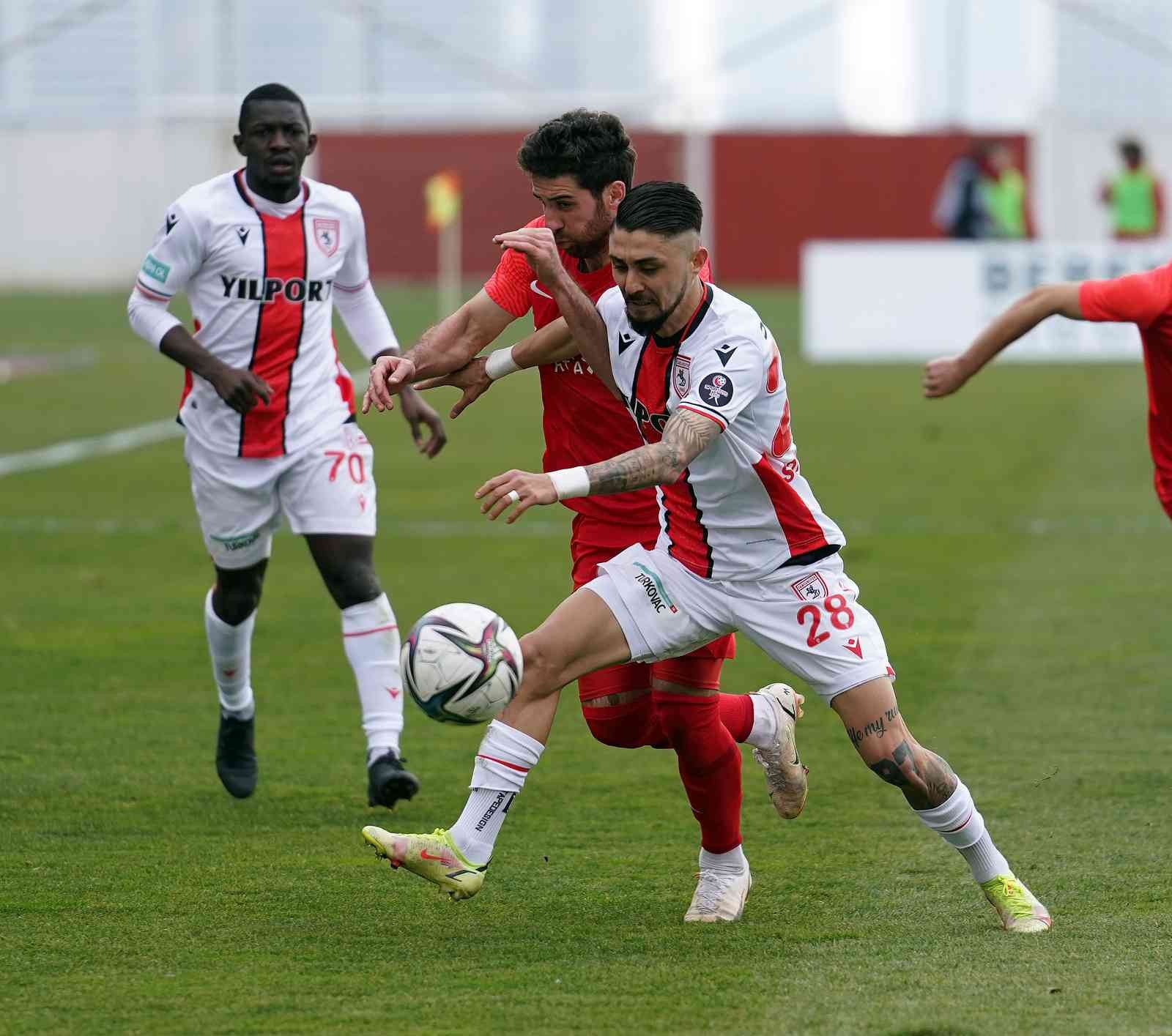 Spor Toto 1. Lig’in 27. haftasında Ümraniyespor, sahasında Samsunspor ile karşılaştı. İstanbul ekibi sahadan 3-1 galip ayrıldı. Maçtan dakikalar ...