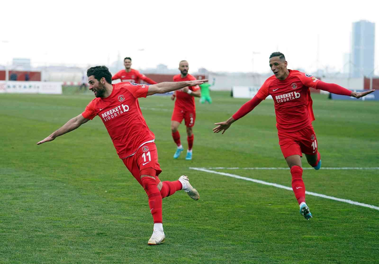 Spor Toto 1. Lig’in 27. haftasında Ümraniyespor, sahasında Samsunspor ile karşılaştı. İstanbul ekibi sahadan 3-1 galip ayrıldı. Maçtan dakikalar ...