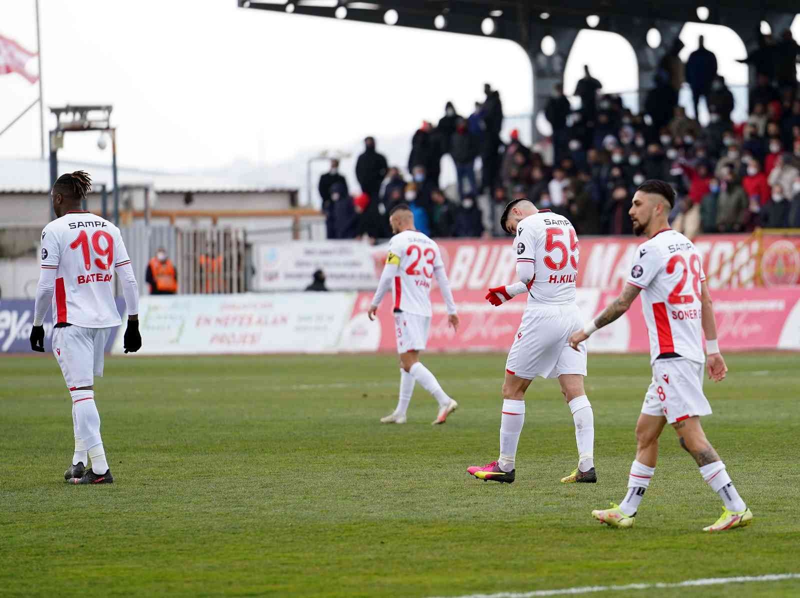 Spor Toto 1. Lig’in 27. haftasında Ümraniyespor, sahasında Samsunspor ile karşılaştı. İstanbul ekibi sahadan 3-1 galip ayrıldı. Maçtan dakikalar ...