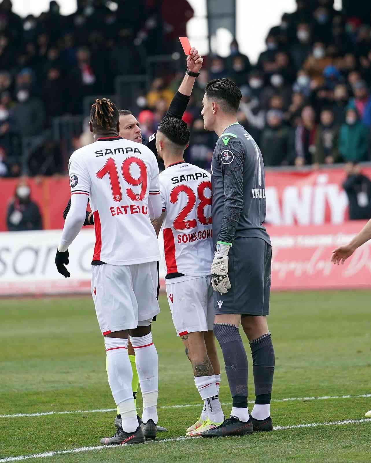 Spor Toto 1. Lig’in 27. haftasında Ümraniyespor, sahasında Samsunspor ile karşılaştı. İstanbul ekibi sahadan 3-1 galip ayrıldı. Maçtan dakikalar ...