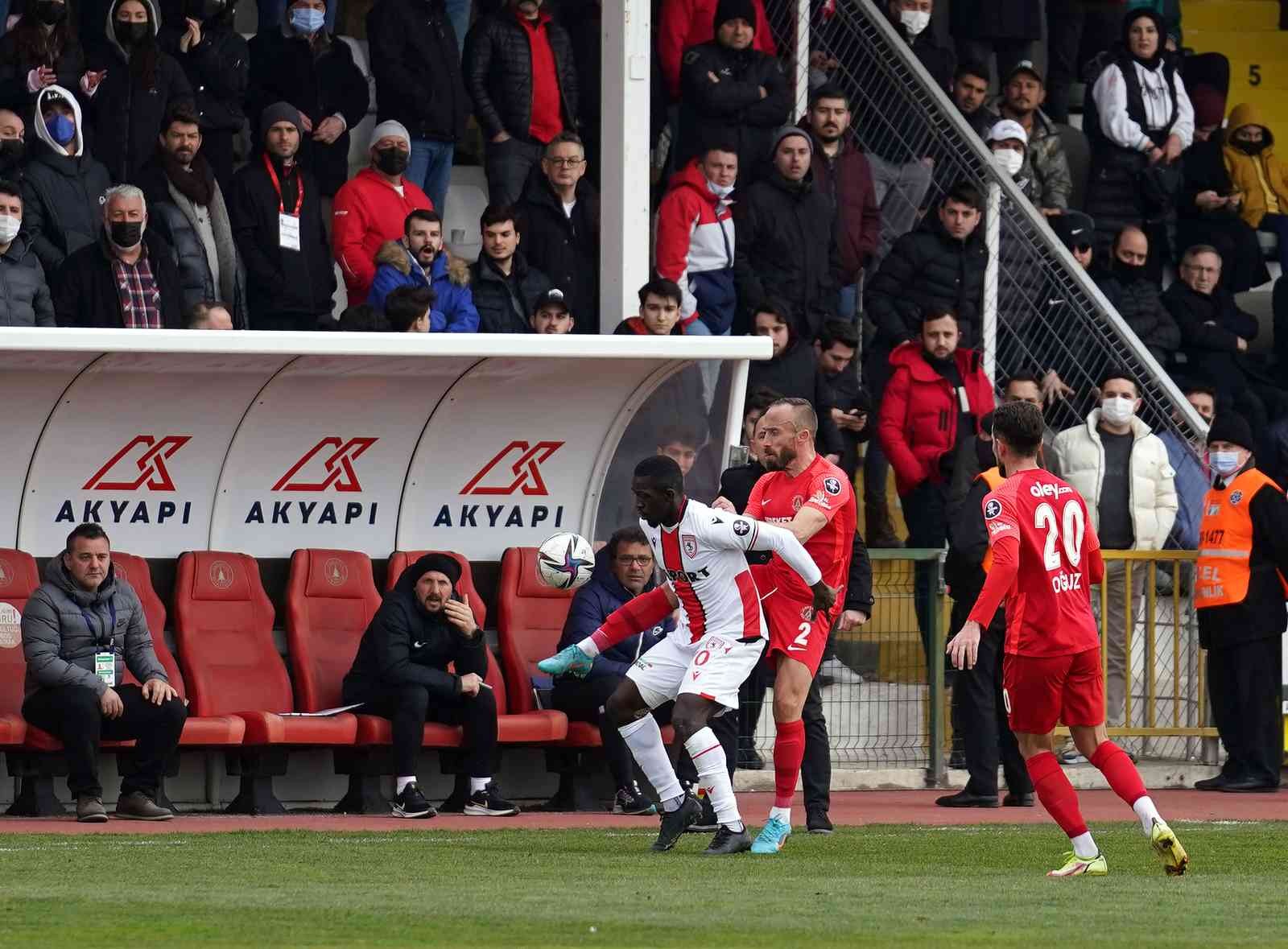 Spor Toto 1. Lig’in 27. haftasında Ümraniyespor, sahasında Samsunspor ile karşılaştı. İstanbul ekibi sahadan 3-1 galip ayrıldı. Maçtan dakikalar ...