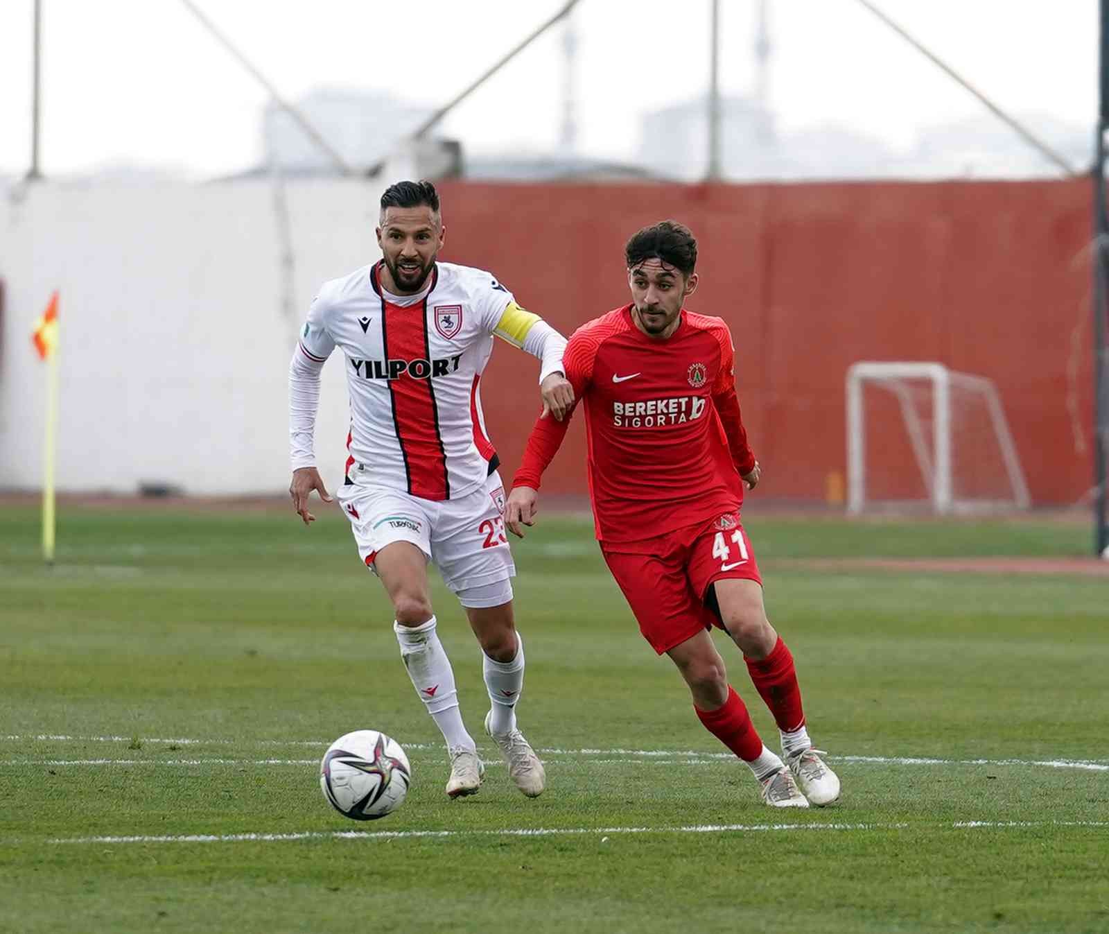 Spor Toto 1. Lig’in 27. haftasında Ümraniyespor, sahasında Samsunspor ile karşılaştı. İstanbul ekibi sahadan 3-1 galip ayrıldı. Maçtan dakikalar ...