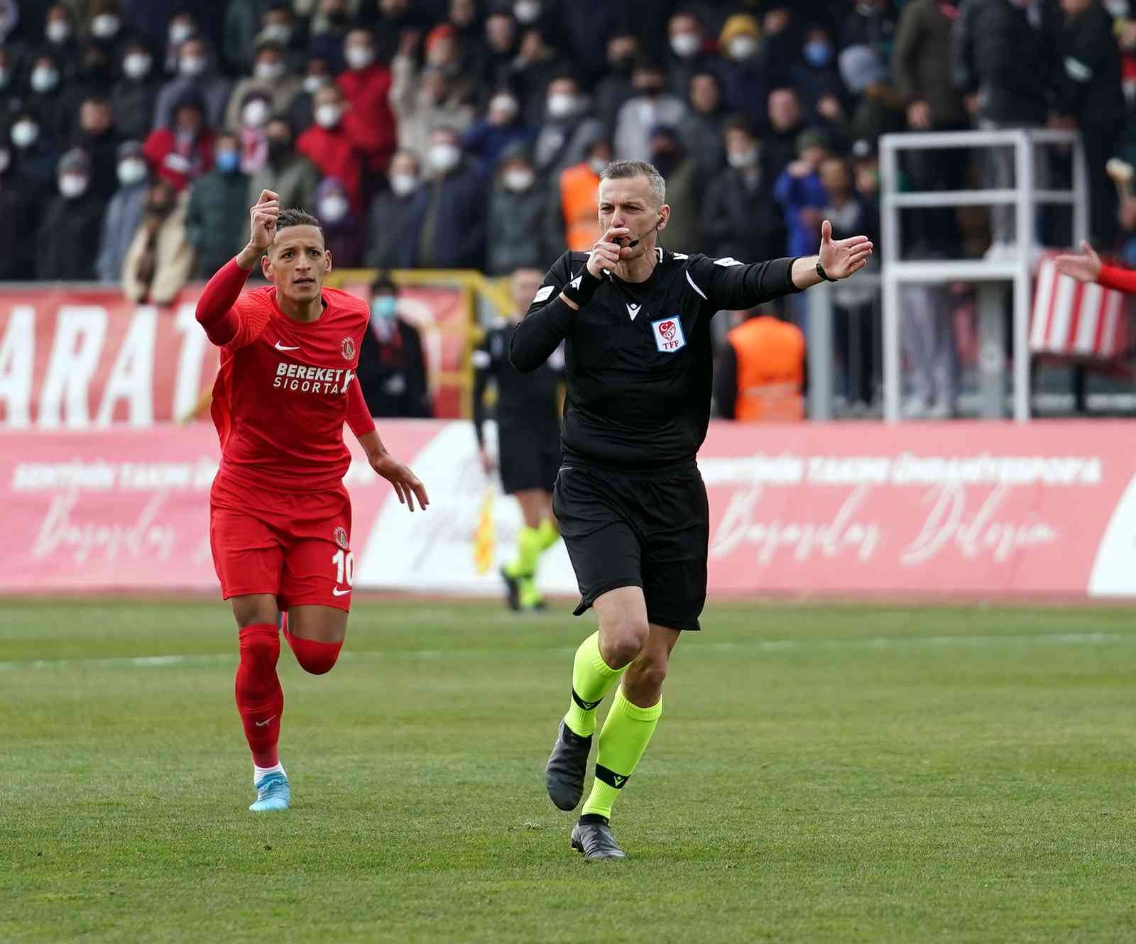 Spor Toto 1. Lig’in 27. haftasında Ümraniyespor, sahasında Samsunspor ile karşılaştı. İstanbul ekibi sahadan 3-1 galip ayrıldı. Maçtan dakikalar ...