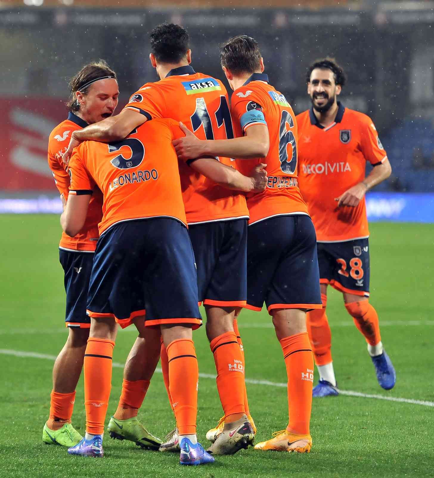 Başakşehir, 21. hafta erteleme mücadelesinde İH Konyaspor’u konuk etti. Ev sahibi ekip, ilk yarısını 1-0 geride kapattığı mücadeleden 2-1’lik ...