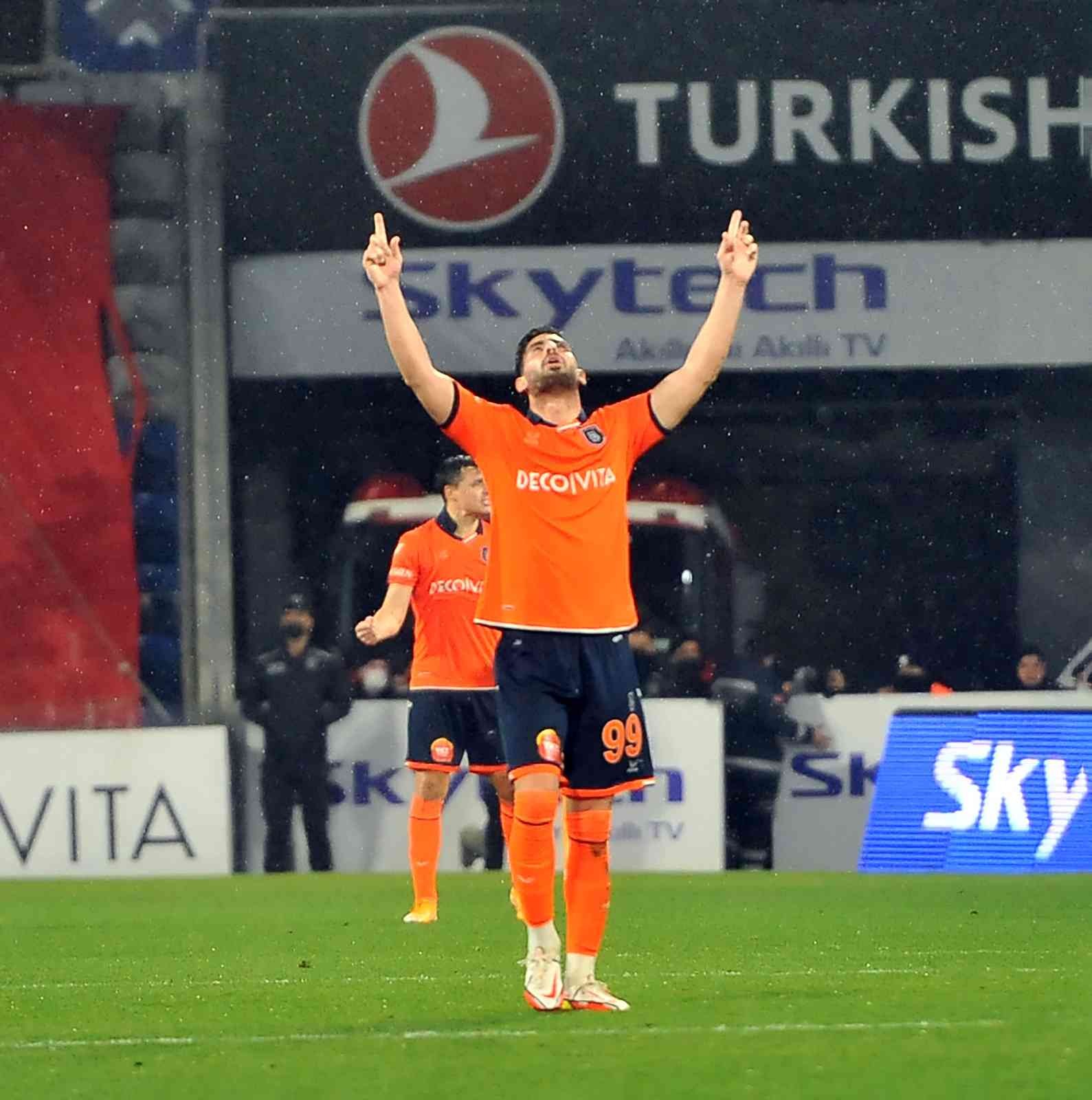 Başakşehir, 21. hafta erteleme mücadelesinde İH Konyaspor’u konuk etti. Ev sahibi ekip, ilk yarısını 1-0 geride kapattığı mücadeleden 2-1’lik ...