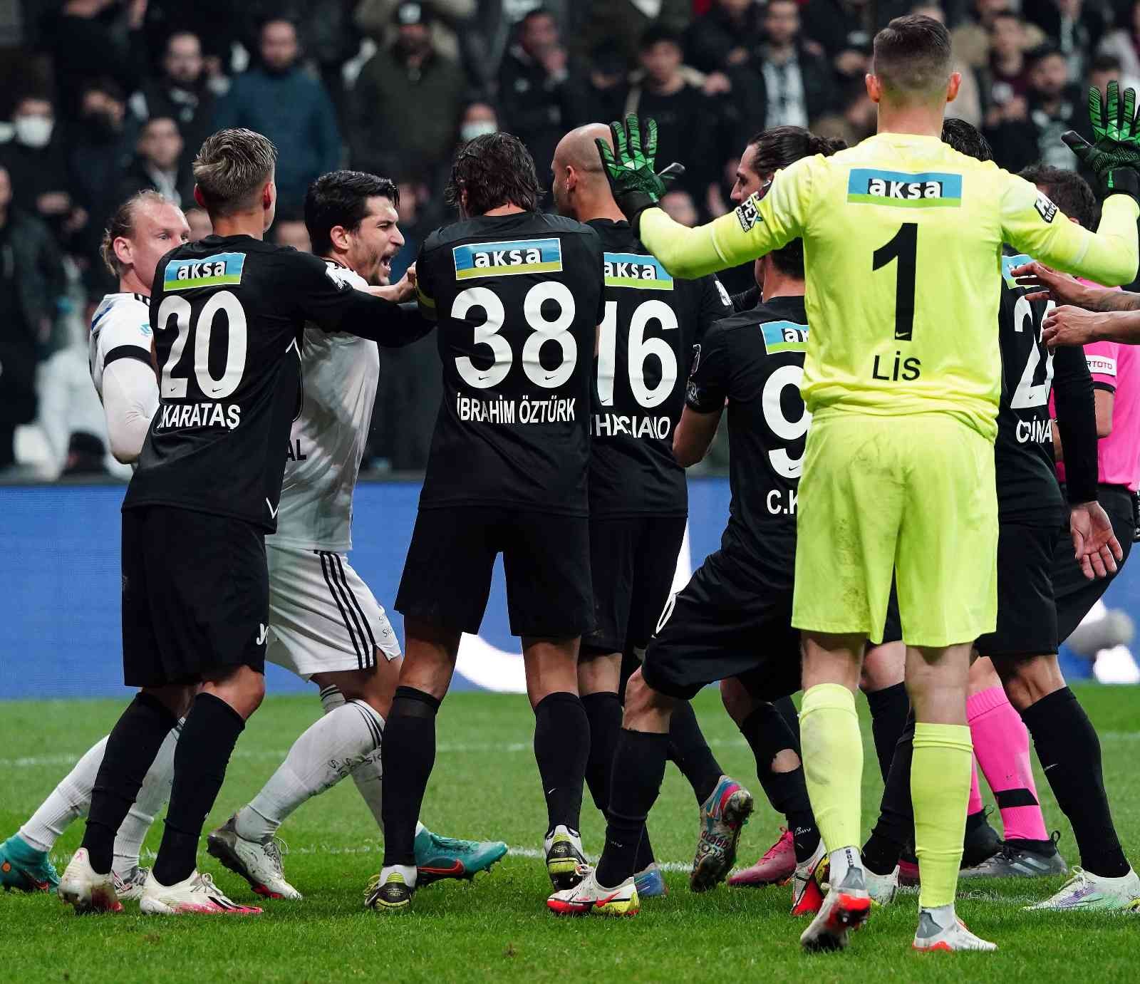 Spor Toto Süper Lig’in 26. haftasında Beşiktaş, Altay’ı ağırladı. Müsabaka siyah-beyazlı ekibin 1-0’lık üstünlüğüyle sona erdi. Maçtan ...