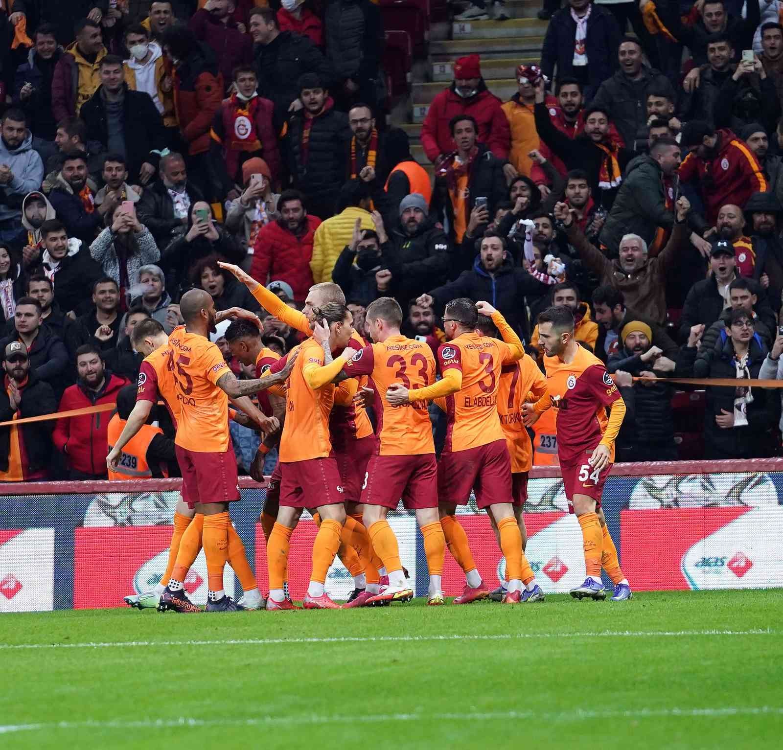 Spor Toto Süper Lig’in 27. haftasında Galatasaray, Çaykur Rizespor’u ağırlıyor. Müsabakanın ilk yarısı 1-1’lik eşitlikle sona erdi. Maçtan ...