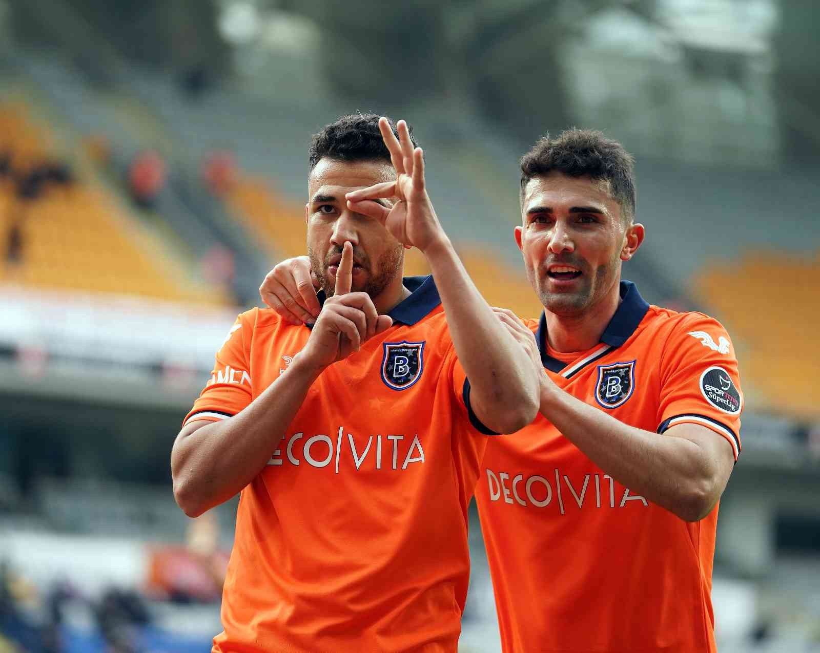 Spor Toto Süper Lig’in 27. haftasında Medipol Başakşehir, Fatih Karagümrük’ü ağırlıyor. Müsabakanın ilk yarısı konuk ekibin 2-1’lik üstünlüğüyle ...