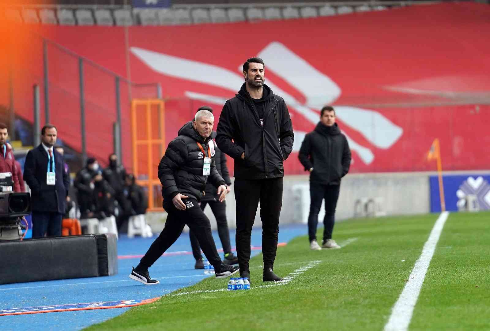 Spor Toto Süper Lig’in 27. haftasında Medipol Başakşehir, Fatih Karagümrük’ü ağırladı. Karagümrük, geriye düştüğü maçta 2 dakikada bulduğu 2 ...