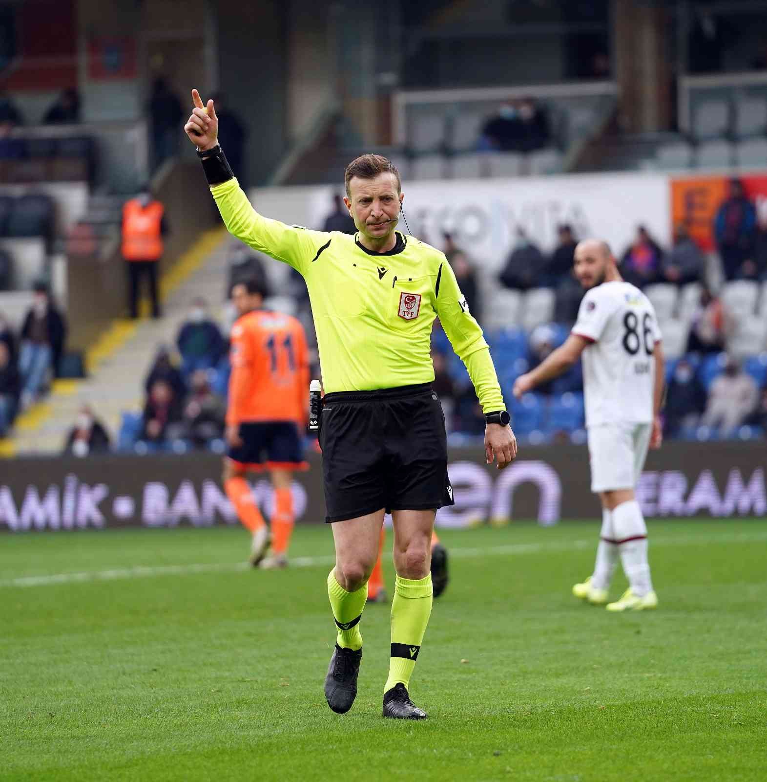 Spor Toto Süper Lig’in 27. haftasında Medipol Başakşehir, Fatih Karagümrük’ü ağırladı. Karagümrük, geriye düştüğü maçta 2 dakikada bulduğu 2 ...