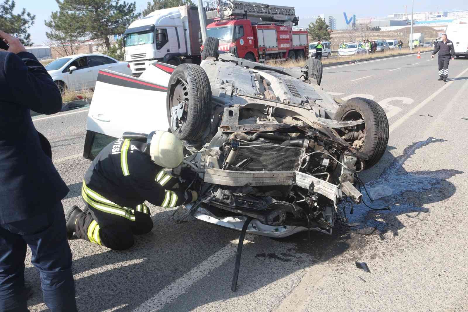 Tekirdağ’da meydana gelen trafik kazasında, takla atan otomobilin sürücüsü yaralandı. Kapaklı – Çerkezköy istikametinde seyreden bir otomobil ...