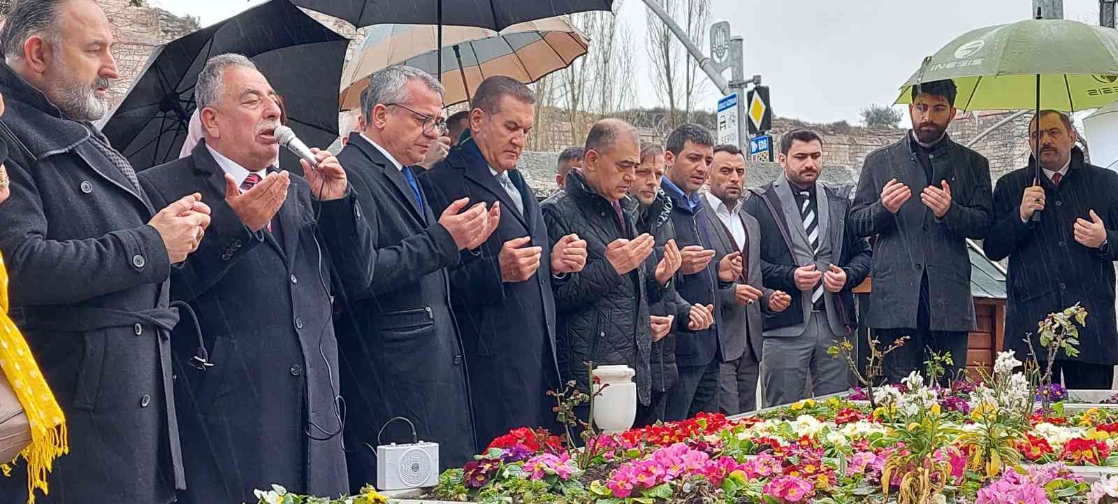 Türkiye Değişim Partisi (TDP) Genel Başkanı Mustafa Sarıgül, eski başbakanlardan merhum Necmettin Erbakan’ı ölümünün 11. yıldönümü öncesinde ...