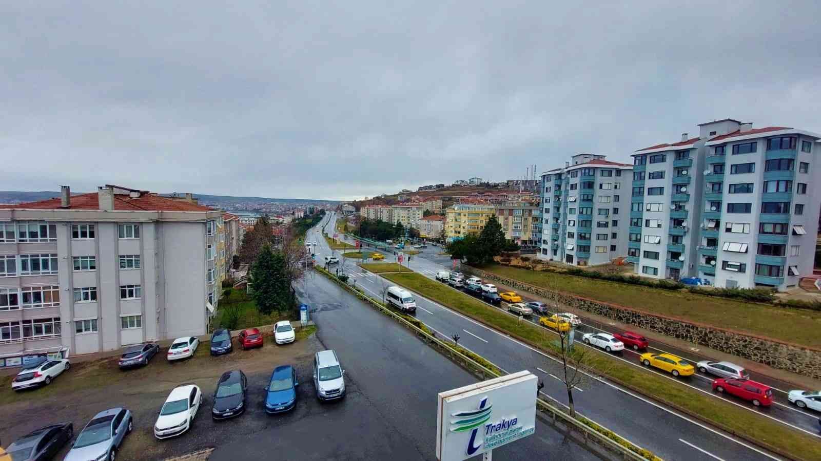 Tekirdağ’da 2022 yılı Ocak ayı sonunda toplam trafiğe kayıtlı motorlu kara taşıtı sayısı bir önceki aya göre 507 bir önceki yılın aynı ayına göre ...