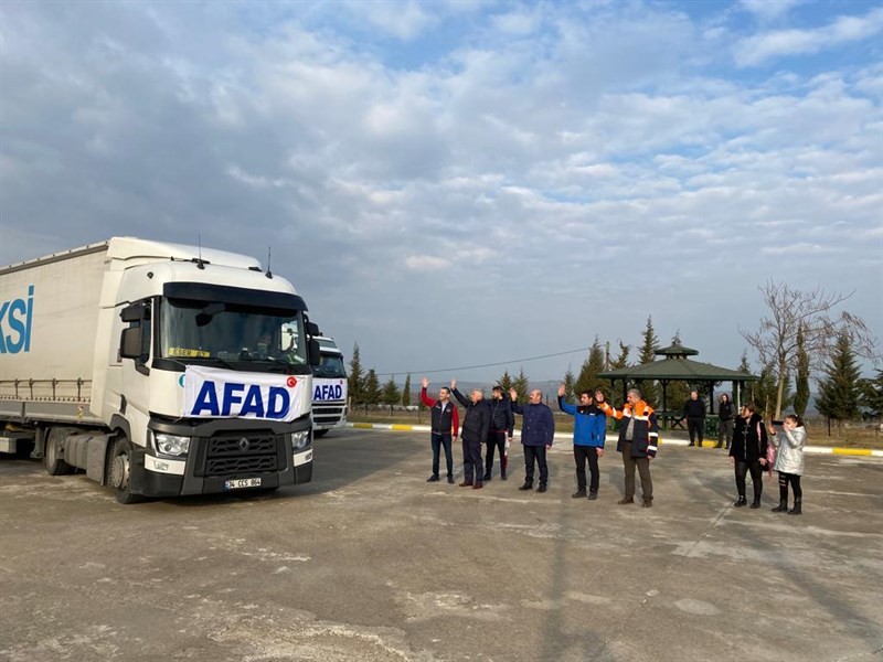 Rusya’nın saldırısı altındaki Ukrayna’ya Tekirdağ’dan 5 tır insani yardım malzemesi gönderildi. Rusya’nın saldırı düzenlendiği Ukrayna’da ...