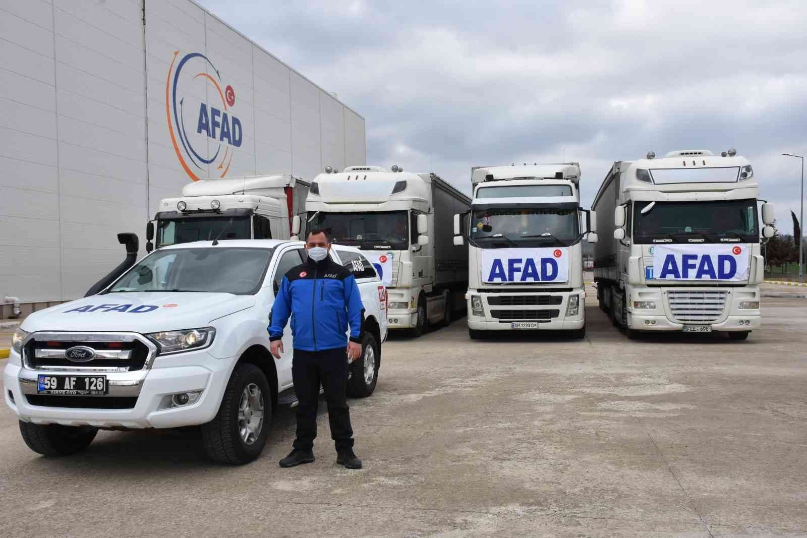 Rusya saldırısı altındaki Ukrayna’ya Tekirdağ’dan dün gönderilen 5 tır insani yardımın yanı sıra bugün de 4 adet yardım tırı daha yola çıktı ...