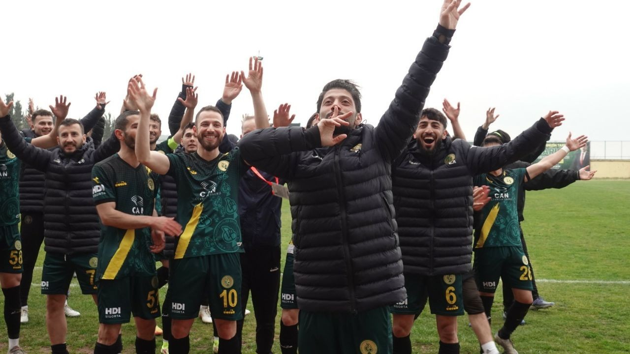 TFF 3. Lig ekiplerinden Darıca Gençlerbirliği, sahasında Çarşambaspor’u 1-0 mağlup etti. 3 puanı hanesine yazdıran sarı-yeşilliler, puan ...